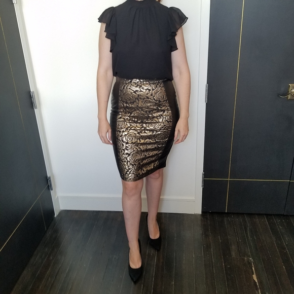 Yumi Dresses & Skirts - Black & gold floral baroque pencil skirt size 6-8